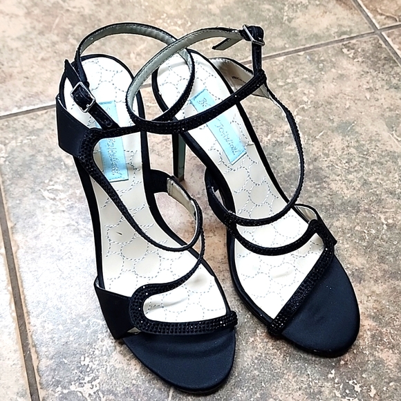 Betsey Johnson Shoes - Betsey Johnson heels size 8.5